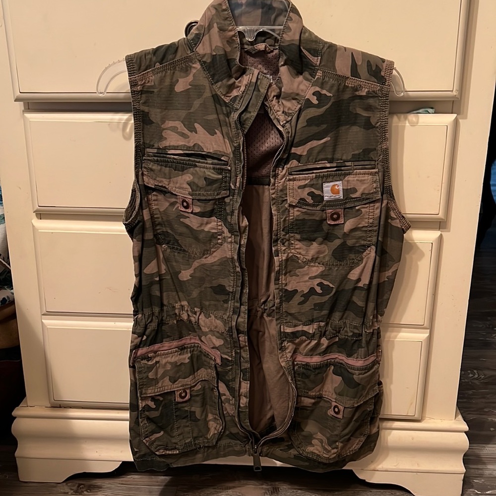 Lightly used Carhartt vest. Size small